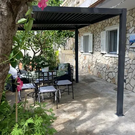 La Cigale Avec Grande Terrasse *